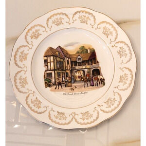 OLD COACH HOUSE STRATFORD FINE ENGLISH BONE CHINA 22 Ct GOLD PLATE DECOR LIVING